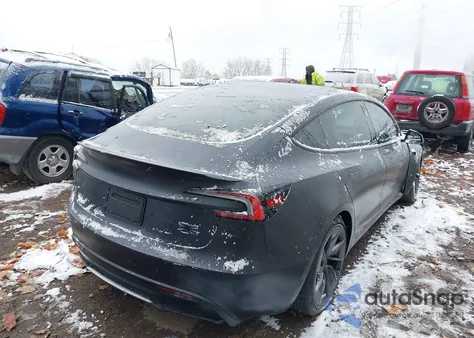 2024 Tesla Model 3 Performance All-Wheel Drive z USA, uszkodzony, nr VIN 5YJ3E1ET0RF835537